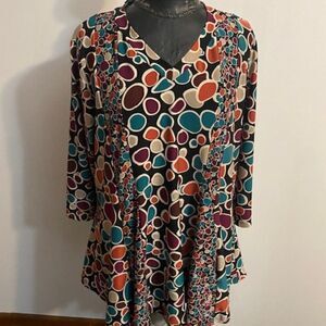 Attitudes by Renee Geometric Print Black/Green/Tan V-neck tunic, size 1XP